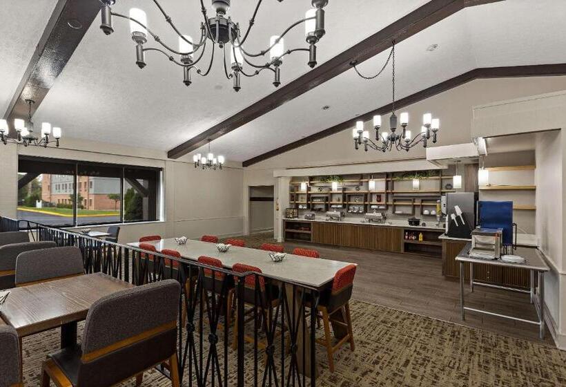 The Clover Hotel, Ascend Hotel Collection