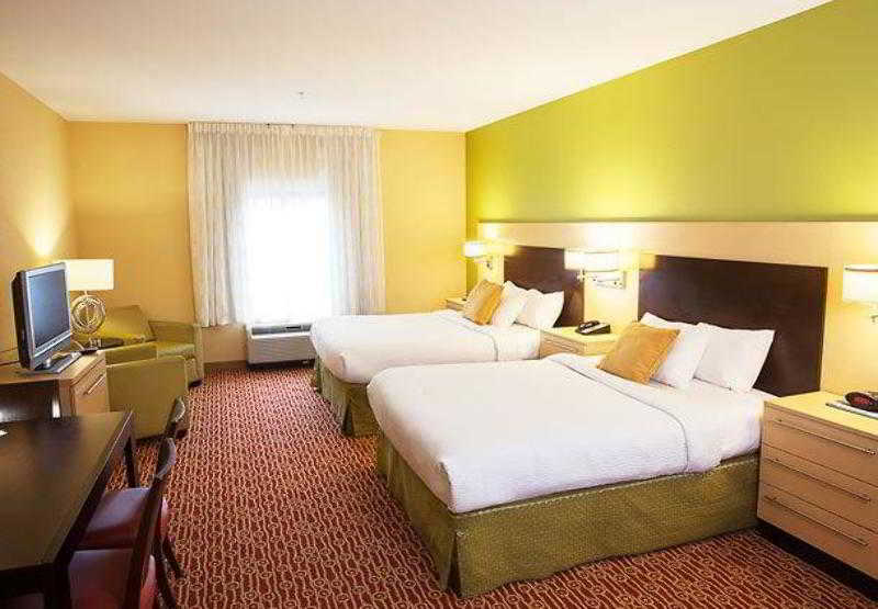 Отель Towneplace Suites By Marriott Savannah Airport