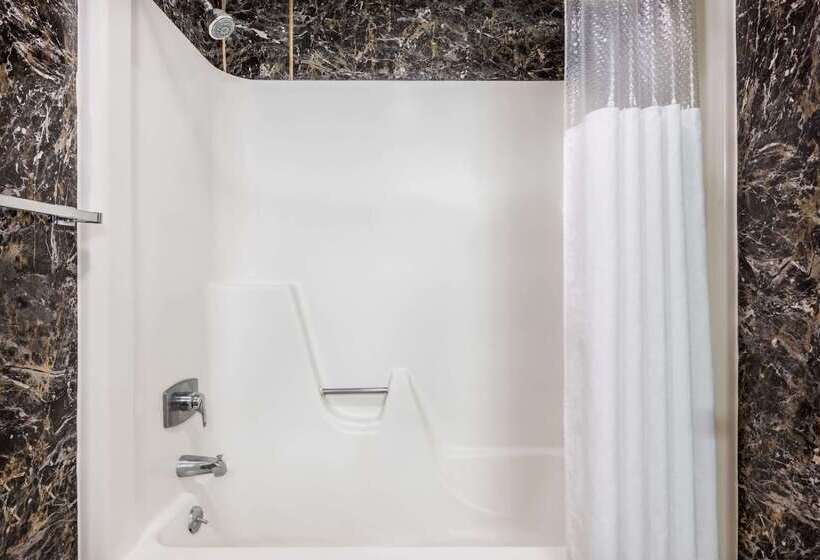 Отель Travelodge By Wyndham Hershey