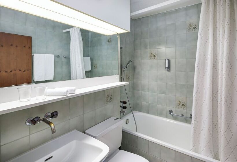 فندق Und Naturhaus Bellevue