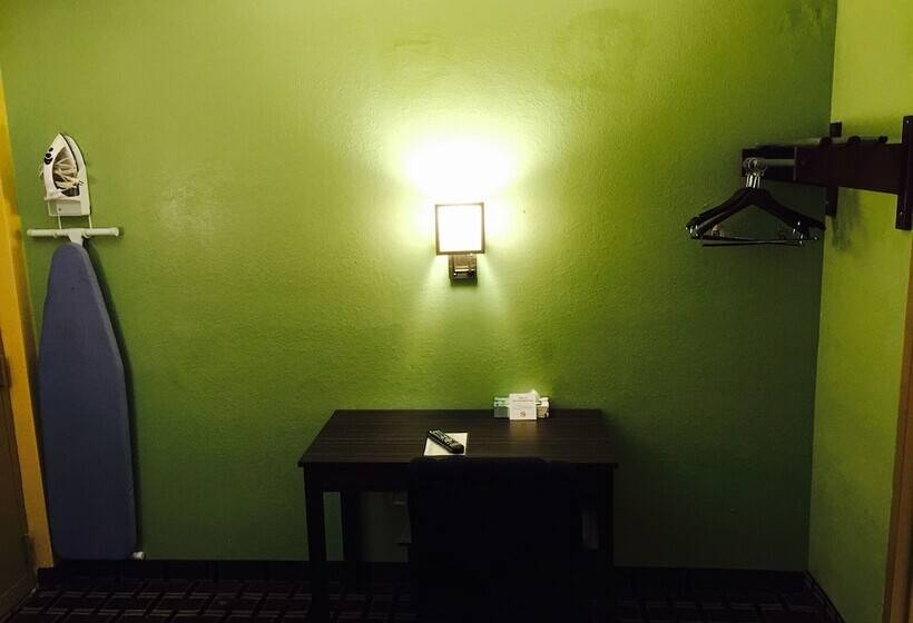 فندق University Manor Inn