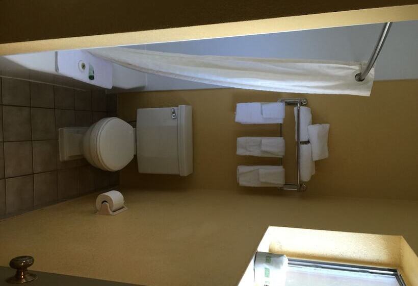 فندق University Manor Inn