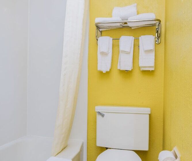 فندق University Manor Inn