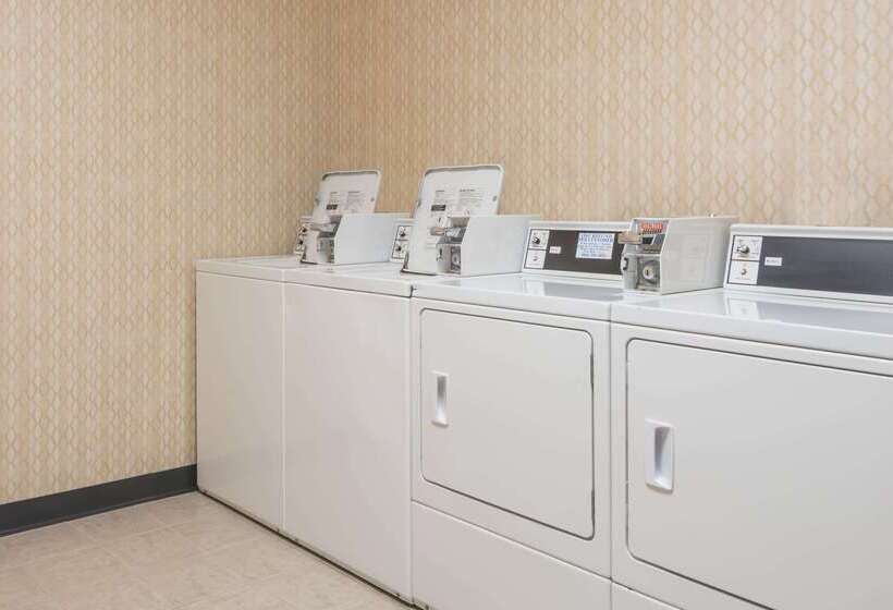 호텔 Wyndham Garden Williamsburg Busch Gardens Area