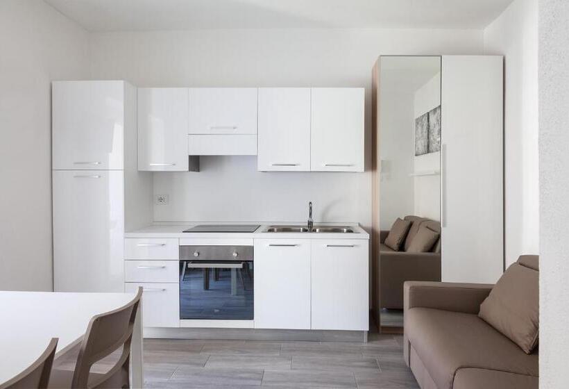 Miriam Hotel & Residence