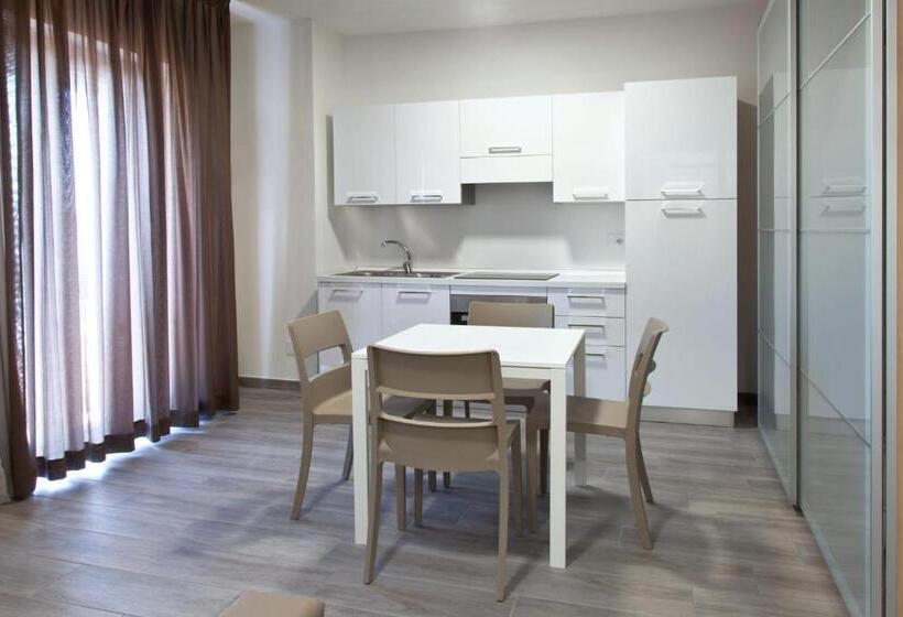 Miriam Hotel & Residence