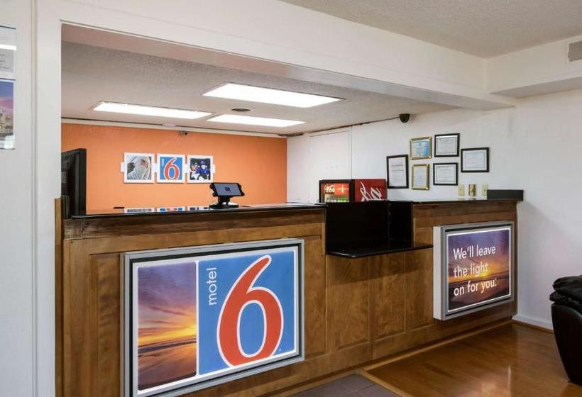 Motel 6-holyoke, Ma