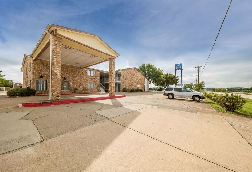 Motel 6 Red Oak, Tx   Dallas