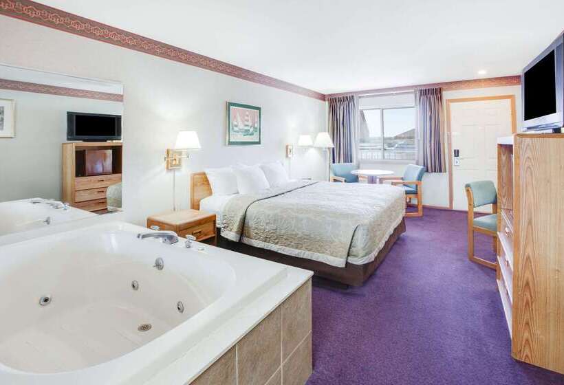 모텔 Super 8 Beachfront By Wyndham Mackinaw City, Mi