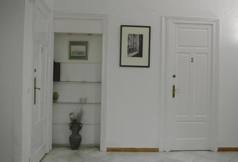 Pensión Santa Paula