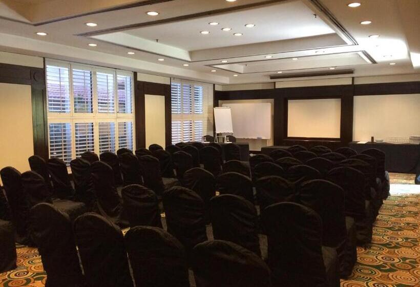 리조트 The Saujana Hotel Kuala Lumpur