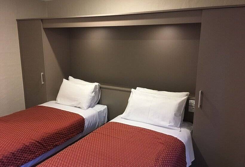 בית מלון כפרי Altitude   The Lodge Smiggins