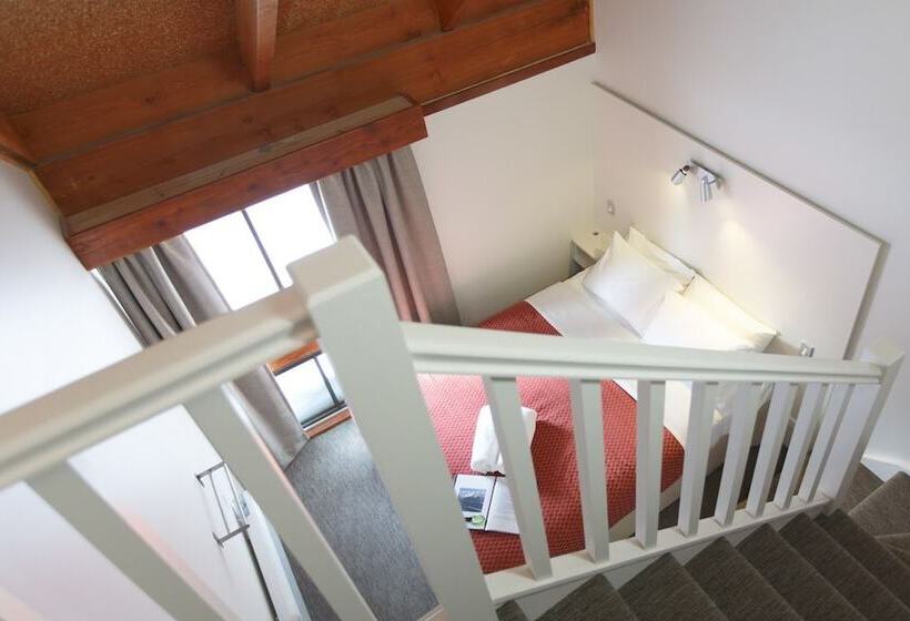 בית מלון כפרי Altitude   The Lodge Smiggins