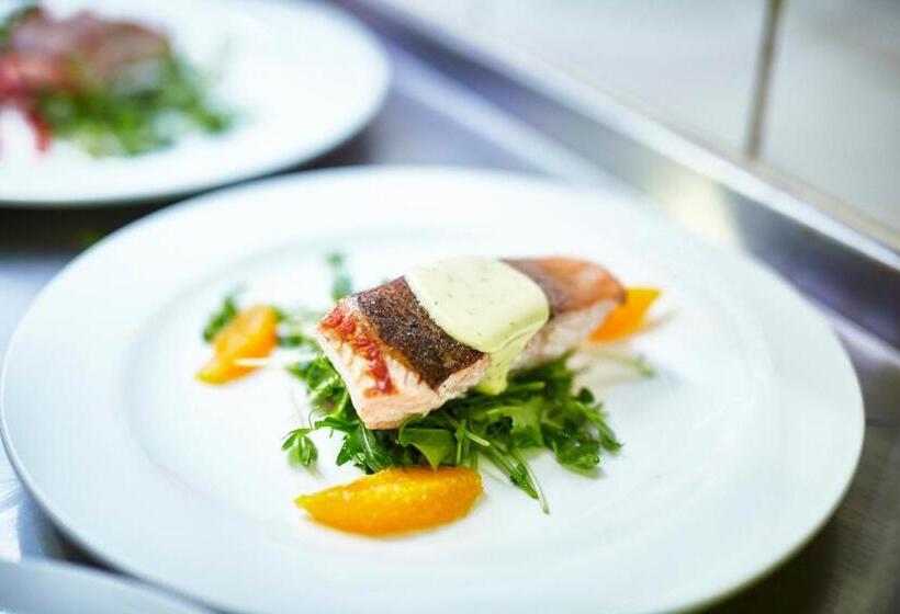 בית מלון כפרי Altitude   The Lodge Smiggins