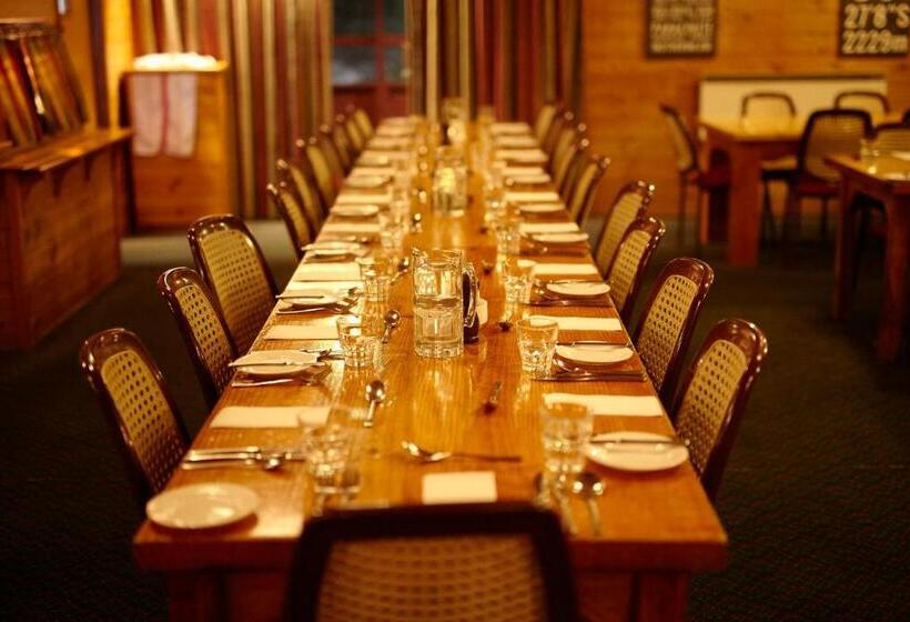 בית מלון כפרי Altitude   The Lodge Smiggins