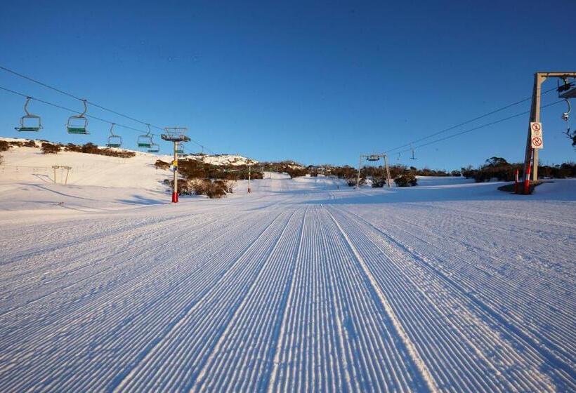 בית מלון כפרי Altitude   The Lodge Smiggins