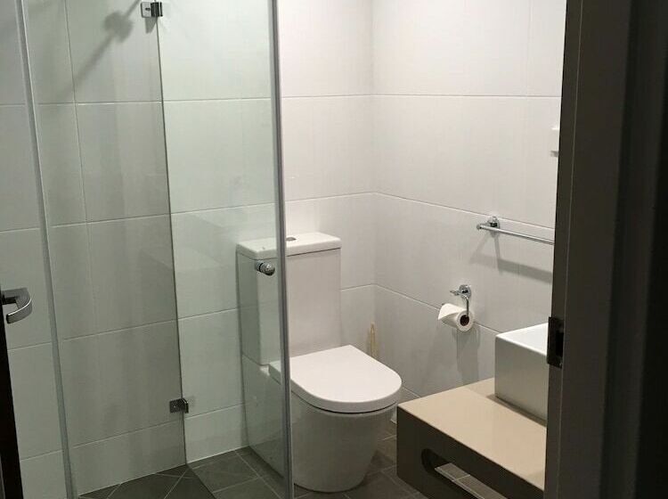 בית מלון כפרי Altitude   The Lodge Smiggins