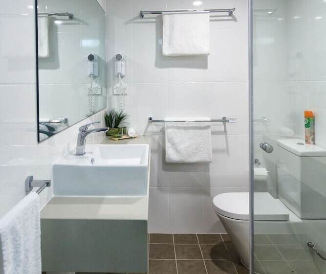 בית מלון כפרי Altitude   The Lodge Smiggins