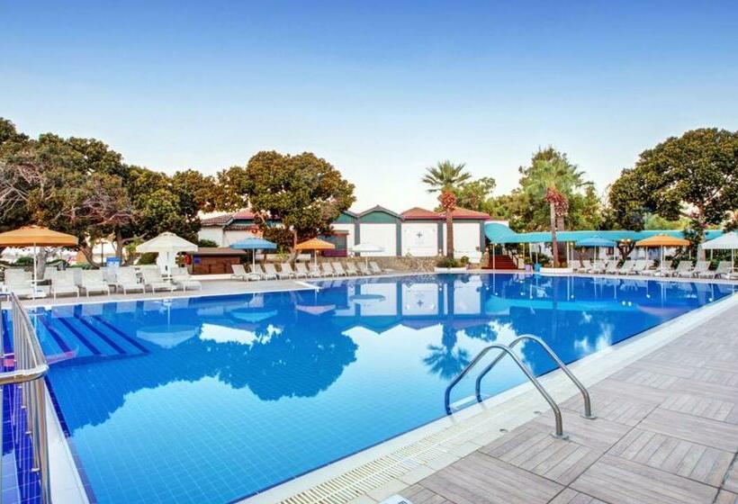 בית מלון כפרי Merit Cyprus Gardens By Holidaykeys