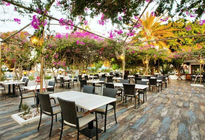 בית מלון כפרי Merit Cyprus Gardens By Holidaykeys