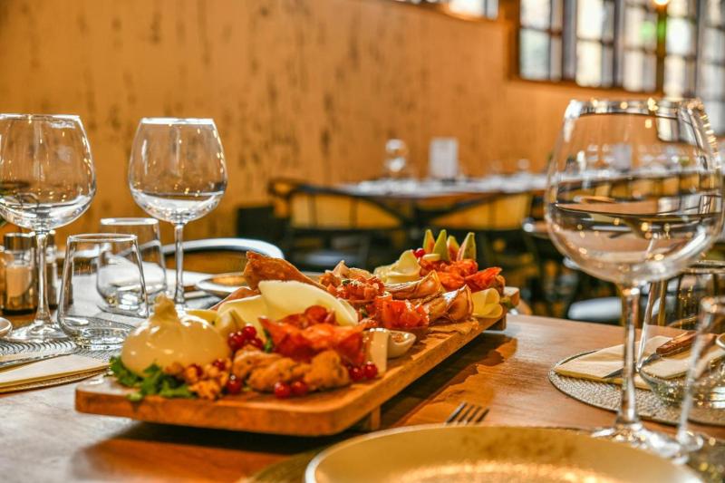 فندق Neuchatel City