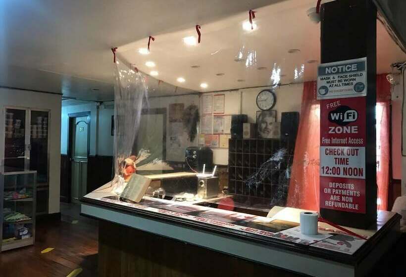 فندق Oyo 734 Baden Powell