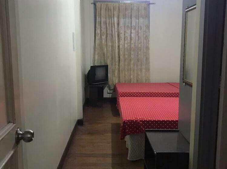 فندق Oyo 734 Baden Powell