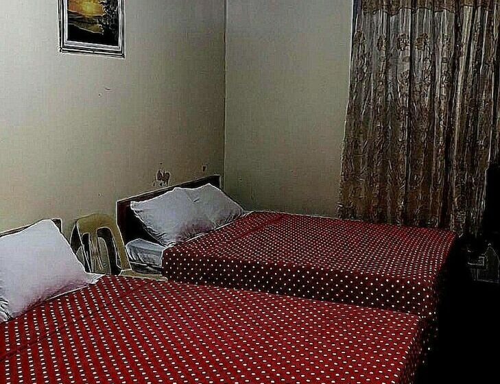 فندق Oyo 734 Baden Powell