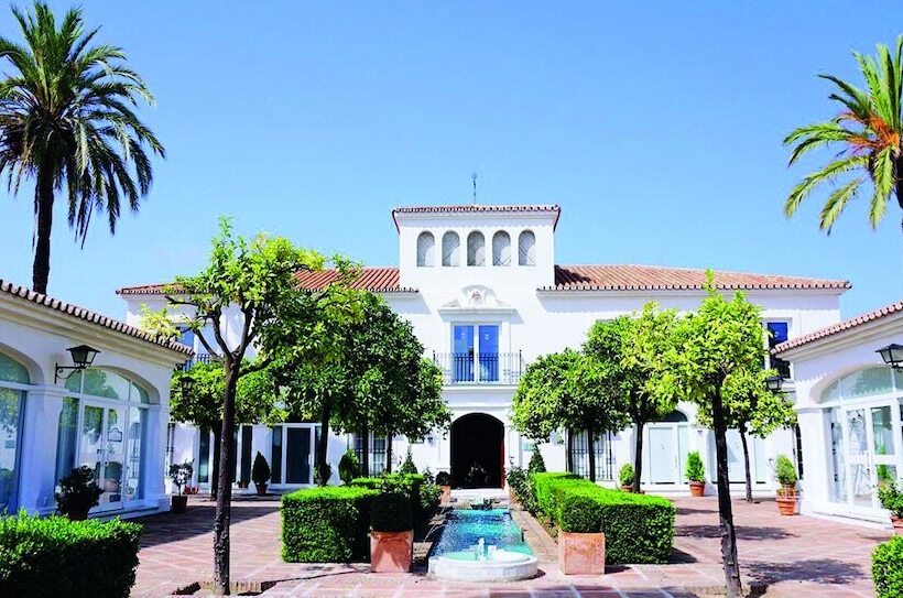 هتل Anoreta Suites