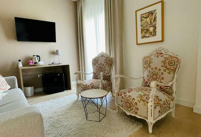 هتل Anoreta Suites