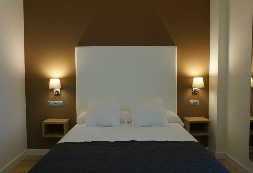 هتل Anoreta Suites