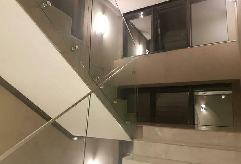 Отель Doctor House