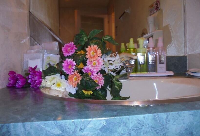 בית מלון כפרי Moulin Rouge   Adults Only