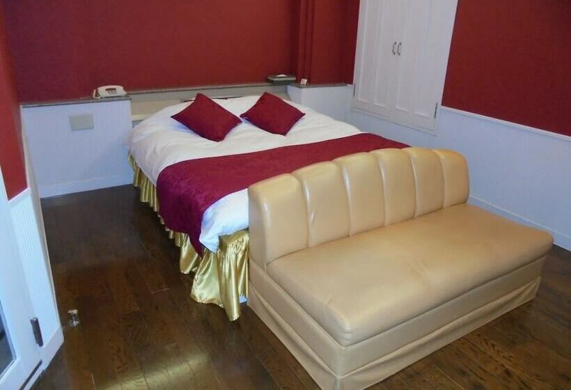 בית מלון כפרי Moulin Rouge   Adults Only