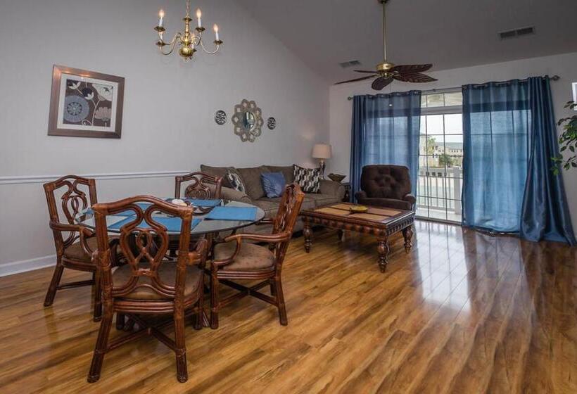 Barefoot Resort & Yacht Club