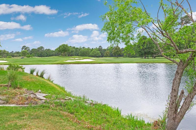 Barefoot Resort & Yacht Club