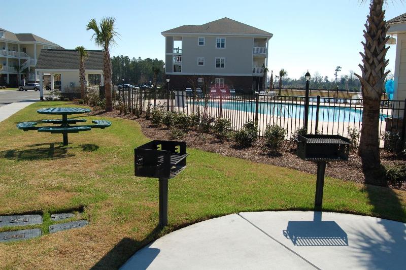 Barefoot Resort & Yacht Club