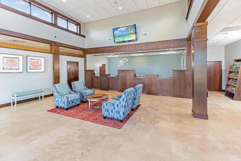 Barefoot Resort & Yacht Club