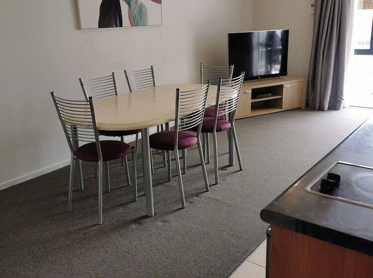 בית מלון כפרי Asure Ascot Motor Inn