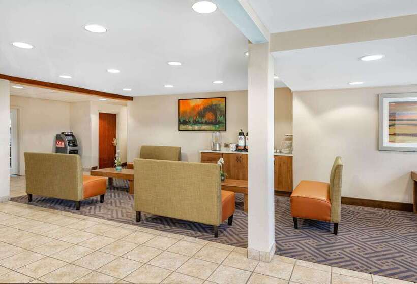 酒店 Baymont By Wyndham Farmington