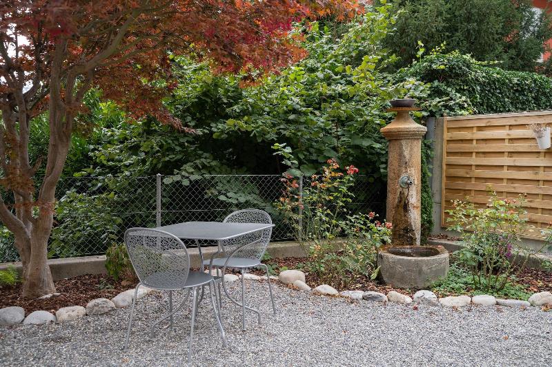 La Belle Vue Boutique Hotel & Café