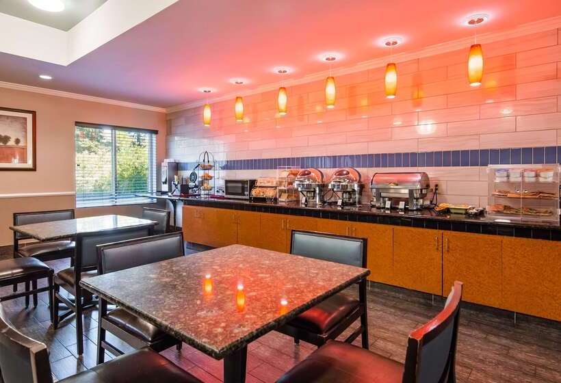 בית מלון כפרי Best Western Airport Inn & Suites