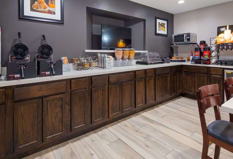 فندق Best Western Executive Inn