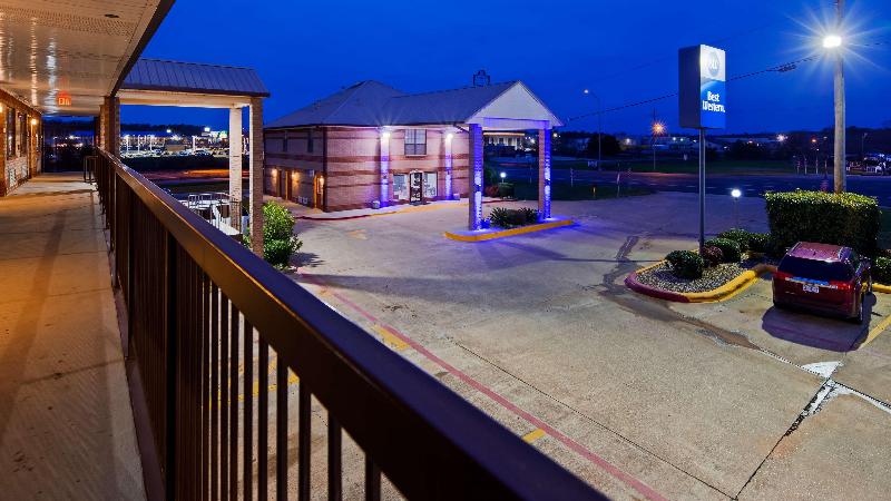 فندق Best Western Executive Inn