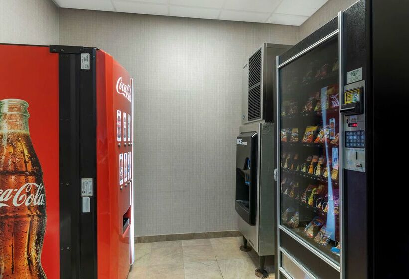 호텔 Best Western Plus Brunswick Inn & Suites