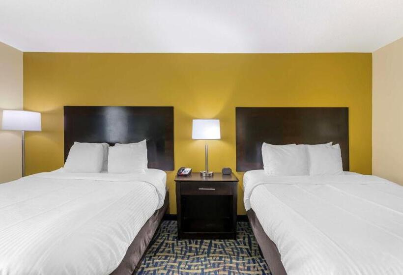 酒店 Best Western Plus Brunswick Inn & Suites