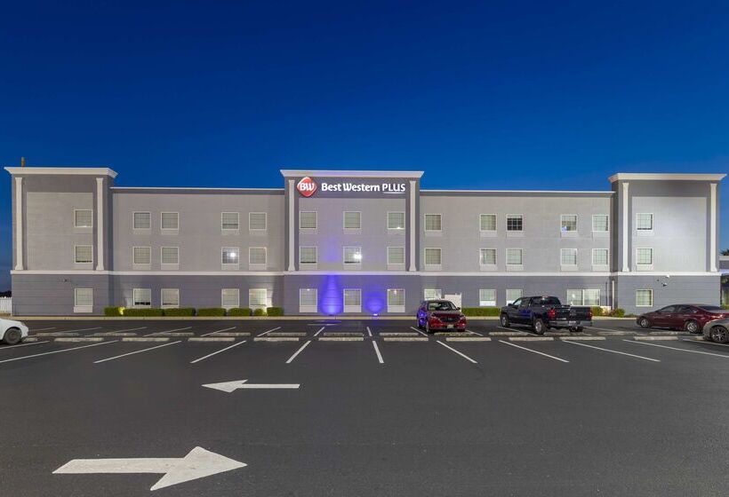 酒店 Best Western Plus Brunswick Inn & Suites