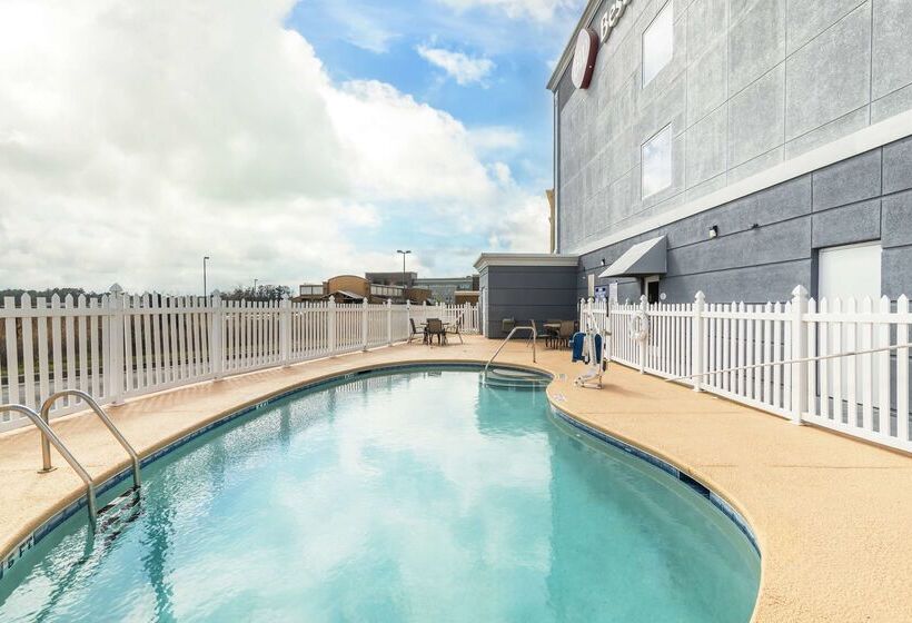 호텔 Best Western Plus Brunswick Inn & Suites