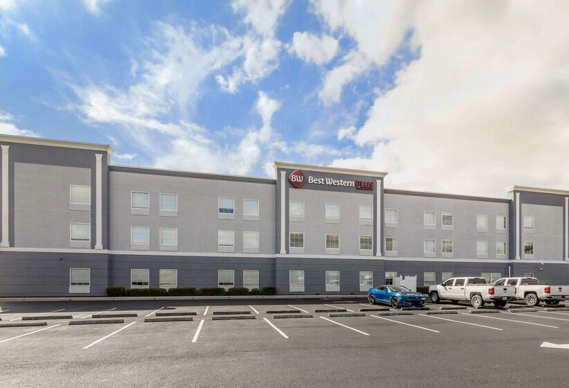 酒店 Best Western Plus Brunswick Inn & Suites