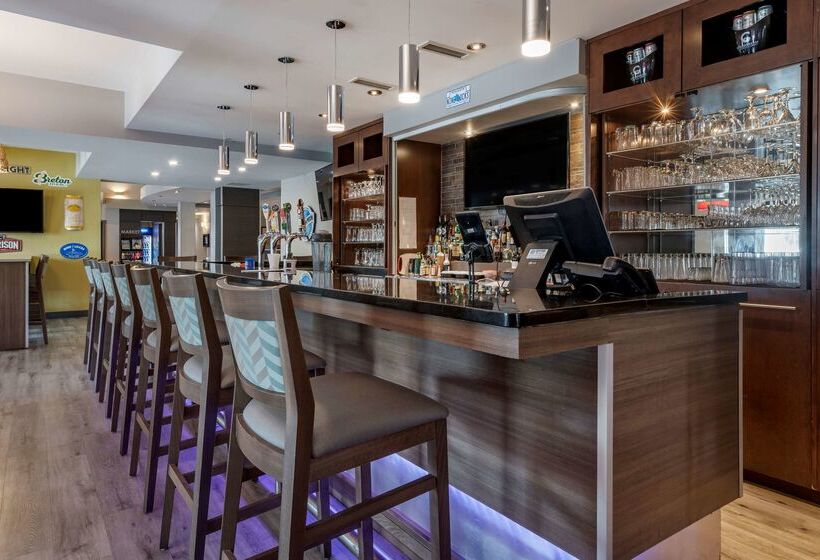 Best Western Plus Dartmouth Hotel & Suites